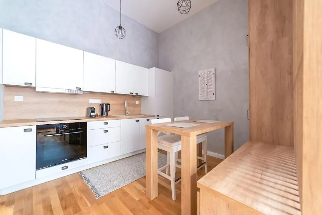 Lejlighed Chic Brick Suite In Historic City By Rentez Prag Tjekkiet
