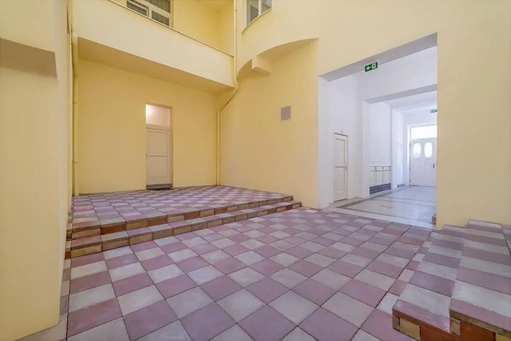Chic Brick Suite In Historic City By Rentez Prag Lejlighed