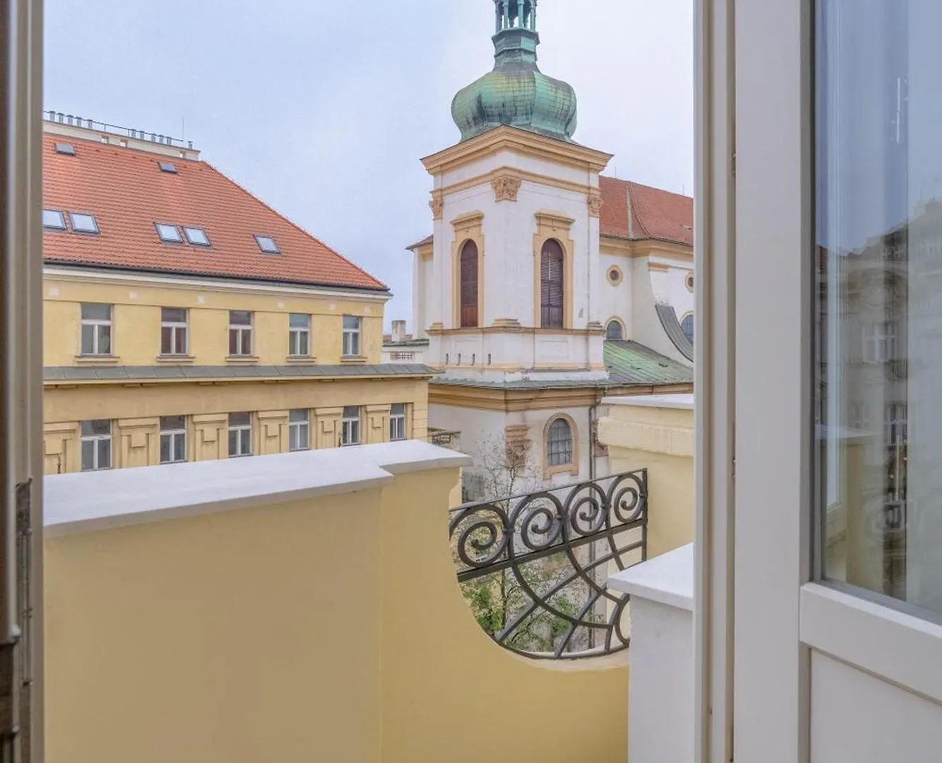 Apartment Chic Brick Suite In Historic City By Rentez Prague Czech Republic