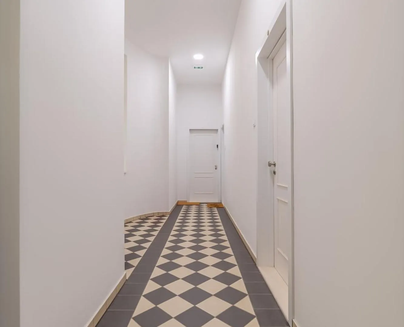 Chic Brick Suite In Historic City By Rentez Prague 0*,